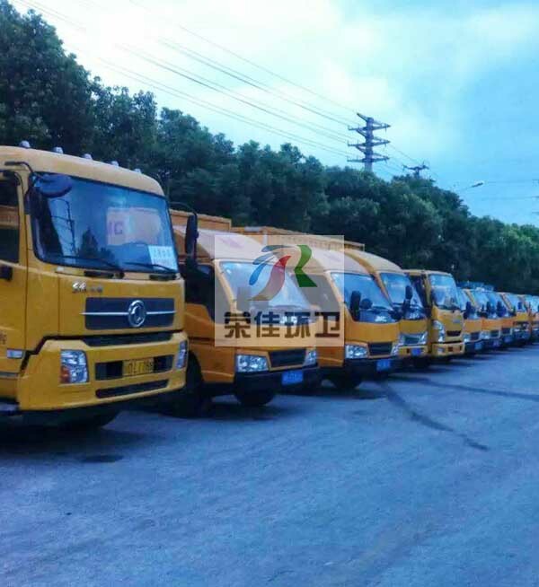 無錫新吳區(qū)抽糞車清理化糞池全過程 無錫新吳區(qū)抽糞車清理化糞池全過程